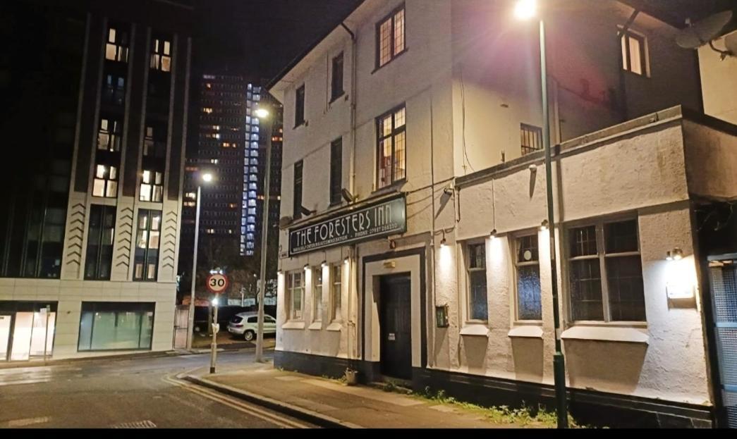 Foresters Inn Contractors Own Apartment - City Centre By Victoria Centre Shopping Centre - Your Own 7 Double Bedrooms Private Apartment With 3 Bathrooms And Snooker Room - Full Kitchen - Outdoor Parking For Cars Or Vans At Five Pounds A Day Nottingham Exterior foto
